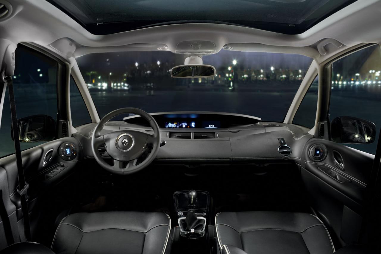 RENAULT Yeni Mini Suv Sınıfındaki Aracı  ''CAPTUR''