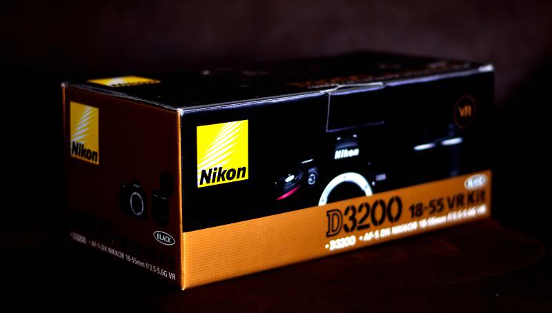  SATILIK SIFIR KAPALI KUTU NIKON D3200 18-55mm VR KIT 1050TL