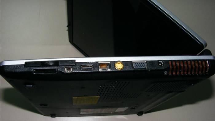            FUJITSU SIEMENS AMILO PA 1510 AMD 64 X2 LAPTOP TAKASLI