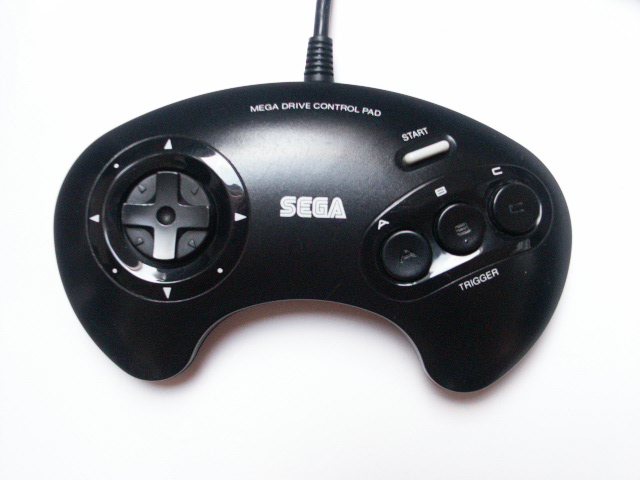 Sega Mega Drive için orjinal 3 tuşlu, 6 tuşlu pad ve Arcade stick
