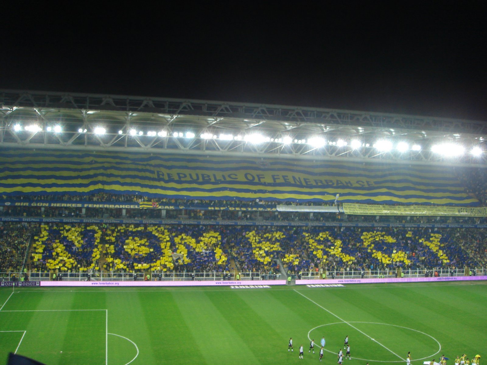 Fb стоит. Стадион лига чемпионов фон. Fenerbahce. Fenerbahce FC. Fenerbahçe Stadium Wallpaper.