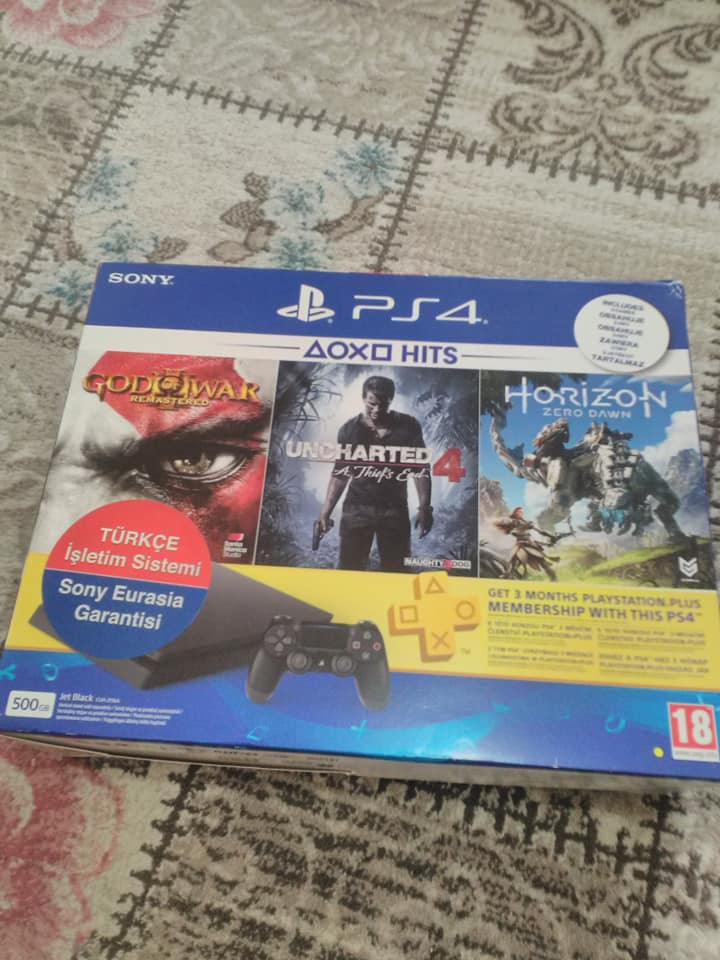 ACİL SATILIK PS4 SLİM 500GB + 5 OYUN 1250TL!