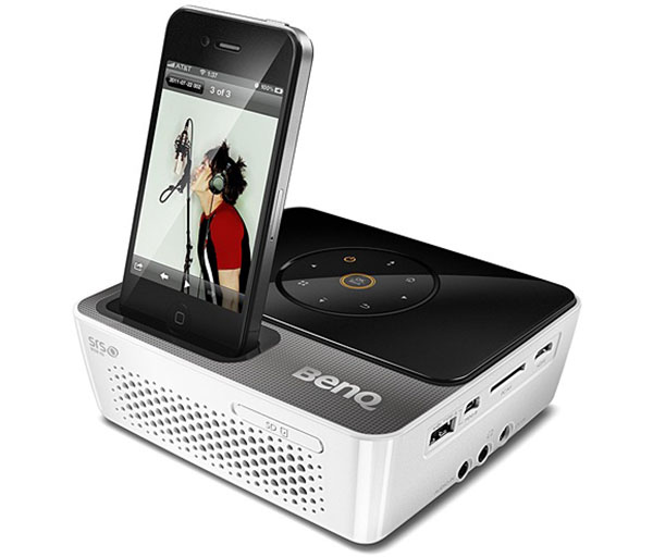 BenQ, üzerinde iPhone ve iPod bağlantı yuvası bulunan yeni projektör modelini duyurdu