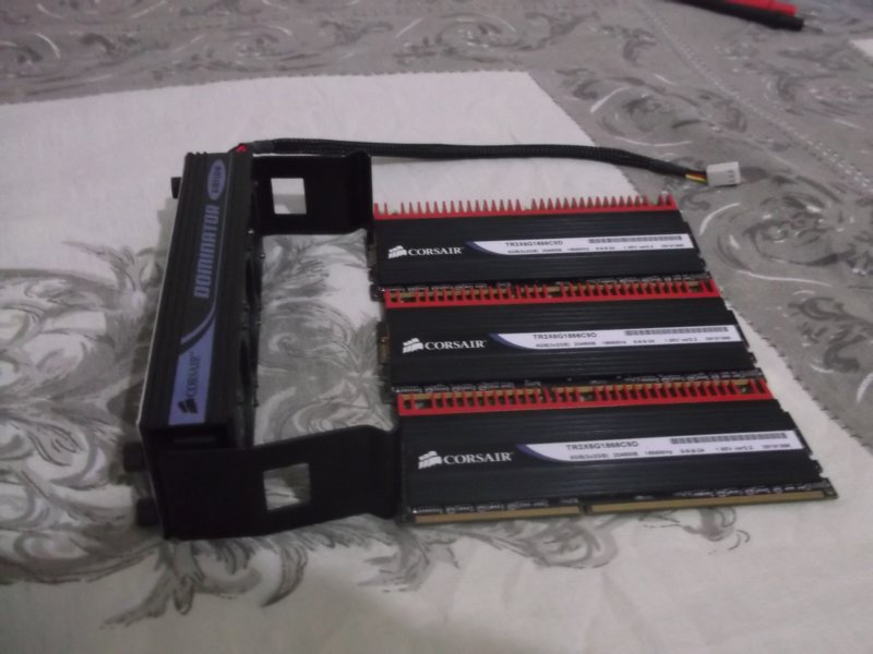  CORSAIR 3 * 2 GB RAM... FİYAT 250 YE DÜŞTÜ (5 Nisan'a Kadar)
