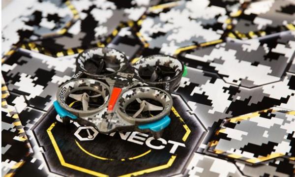 Oyunlaştırılmış 4 mini drone fuarın göz bebeği oldu