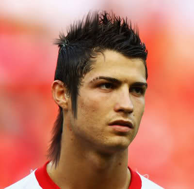  C.Ronaldonun saç modeli gibi nasıl kestirebilirim saçlarımı?
