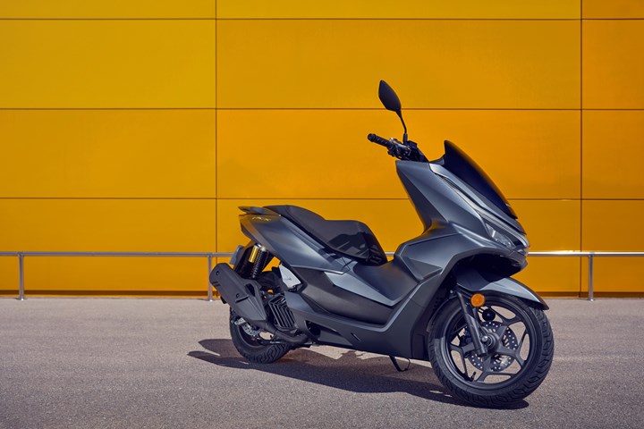 Honda, yenilenen modelleri ve elektrikli konseptleriyle EICMA'da