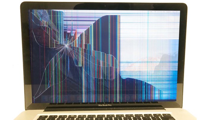 M1 MacBook sahipleri ekran çatlakları için Apple'a toplu dava açıyor