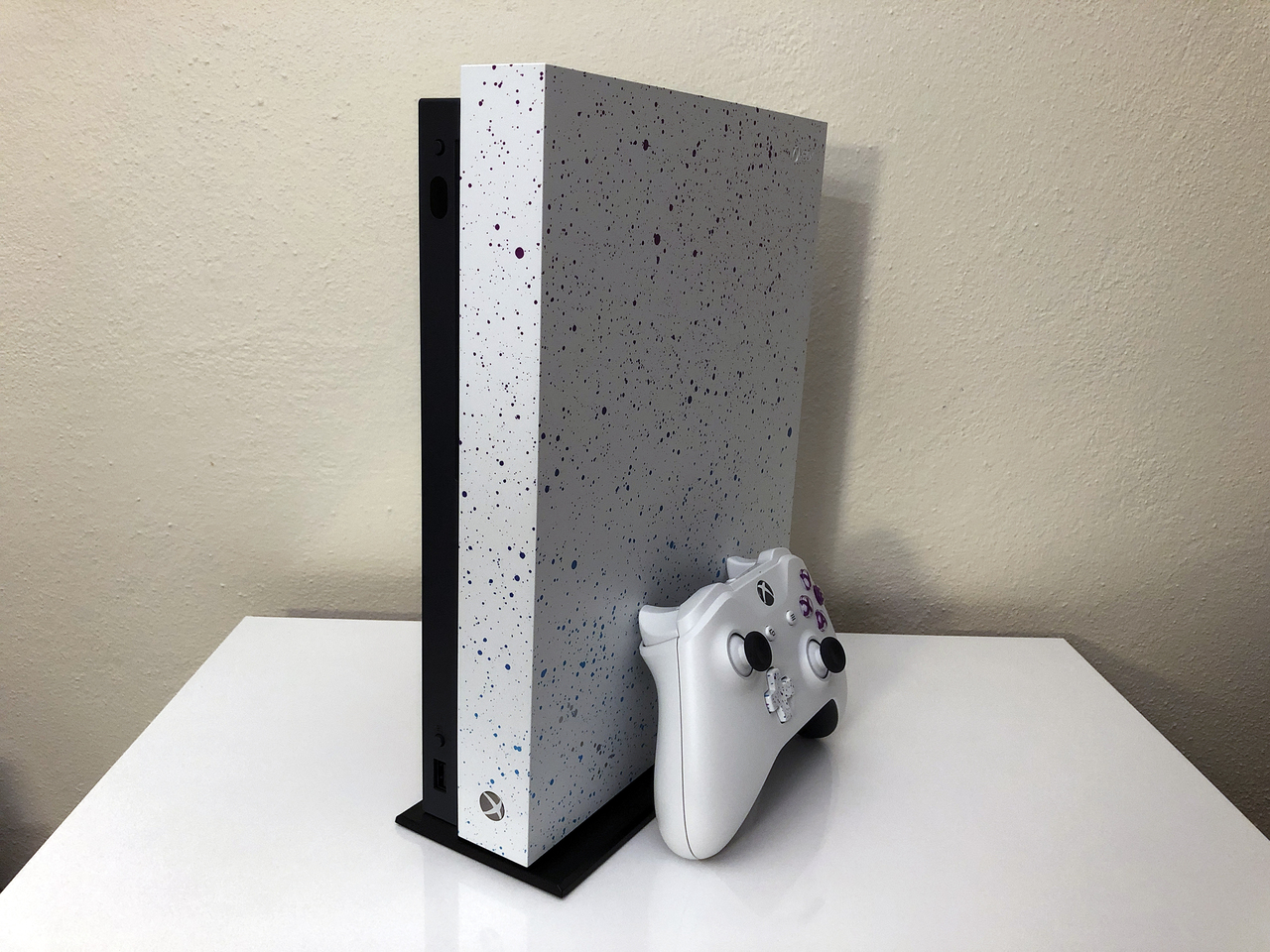 Satıldı | Xbox One X Hyperspace Special Edition - Vatan Faturalı