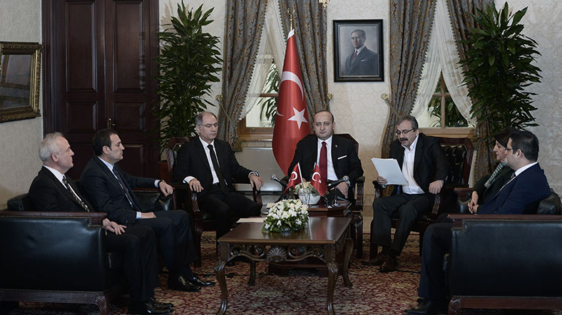  Tüm muhalifler BugunTv ve Kanaltürk'e destek olmalı
