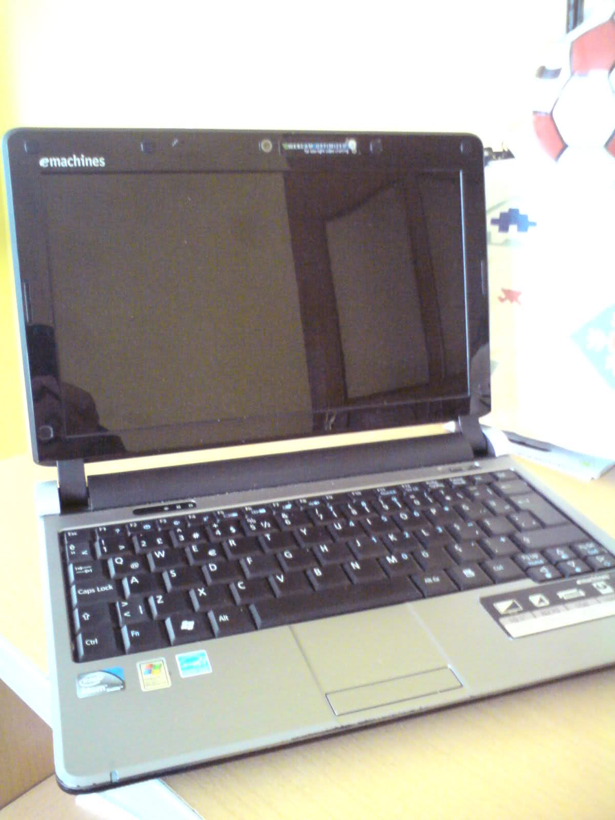  SATILIK : Acer eMachines M250-01G16i netbook (ACİL)