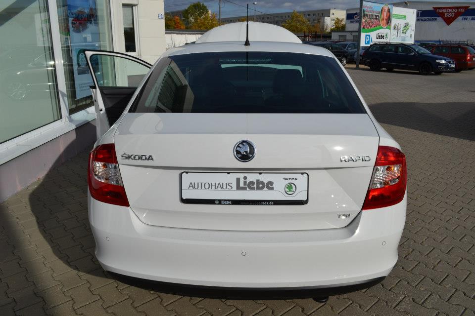  Skoda Rapid Sedan