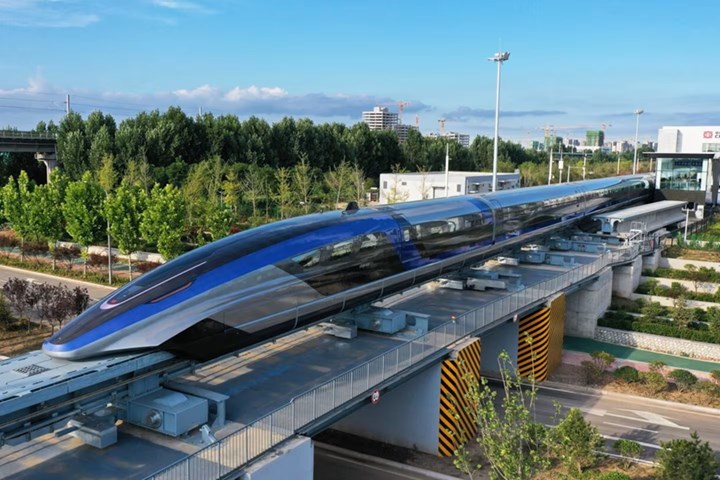 Çin, 1000 km/s hıza çıkan dünyanın en hızlı treni için testlere başladı!