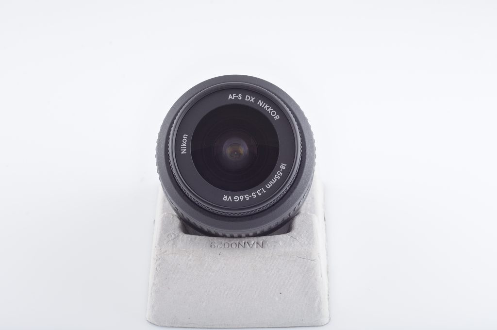  Nikon 18-55 mm f3,5-5,6G AF-S VR DX Nikkor Lens 220 tl.