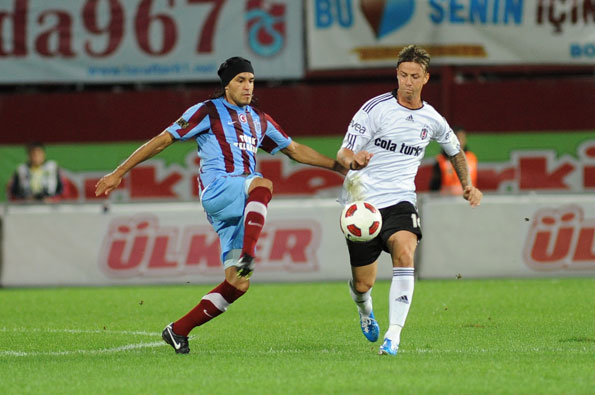  TRABZONSPOR 10/11 Sezonu Maç Konusu | Trabzonspor STSL'i 2. Olarak Tamamladı