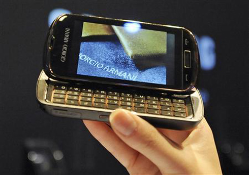  Yeni Samsung GT-V7650 Giorgio Armani