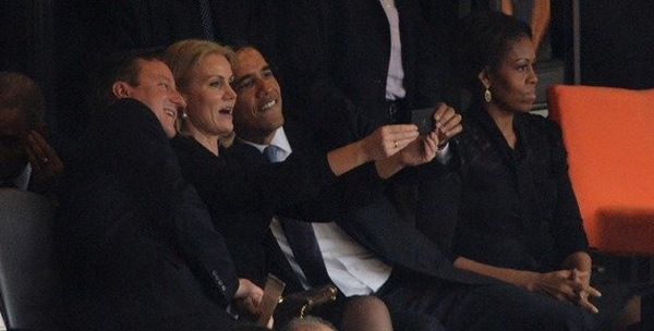 Yılın en politik 'Selfie Pozu' Amerikan Başkanı Obama'dan geldi