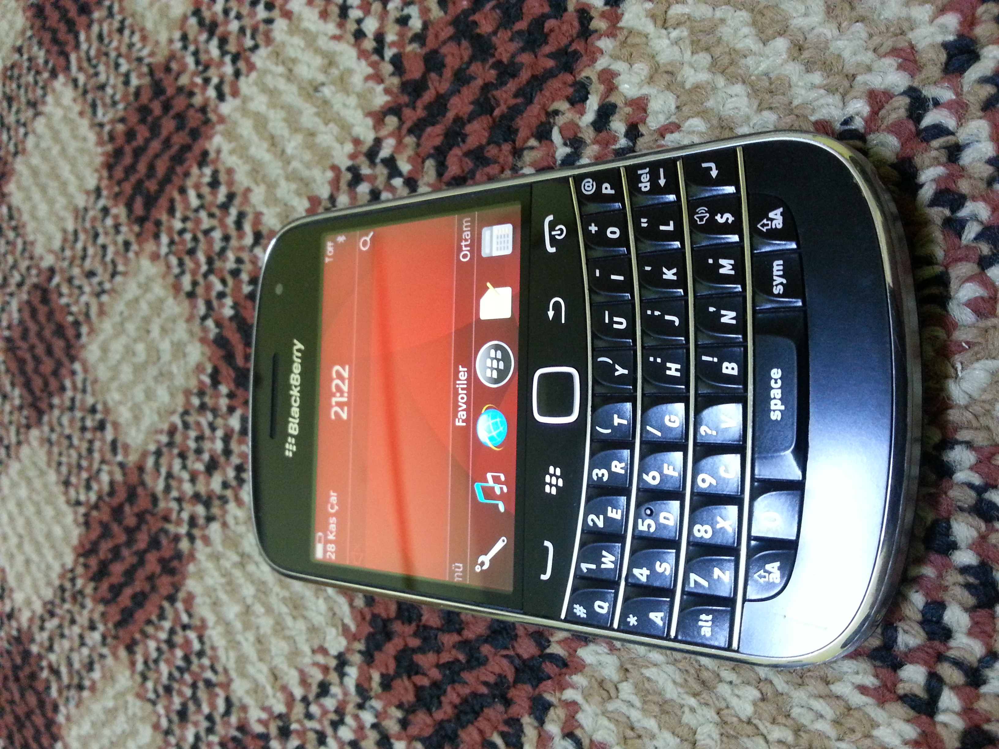  Satılık/Takaslık Blackberry 9900  (375 TL)