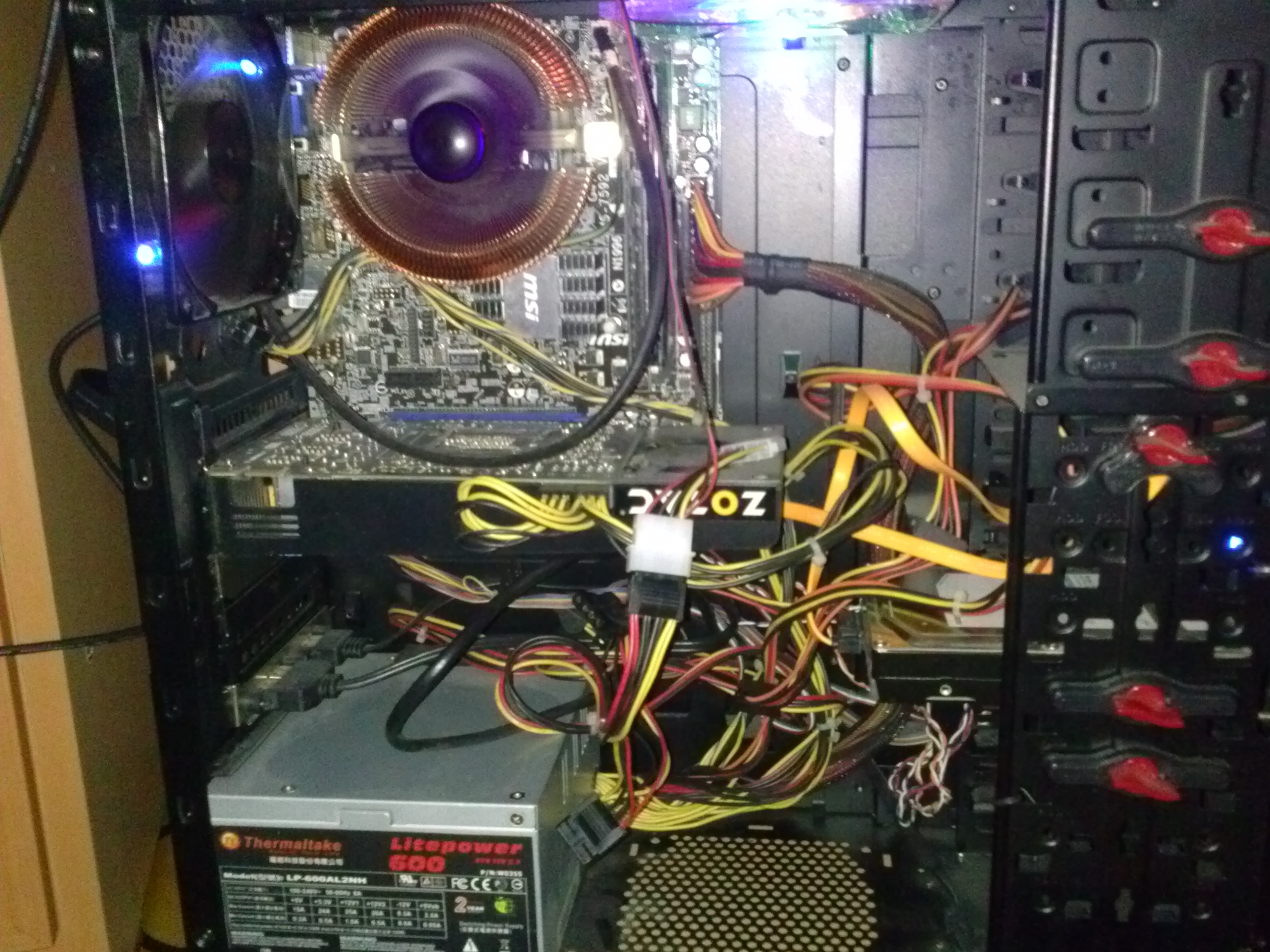 Masaüstü ile Takaslık 1.500 ile 1.600 arası leptop