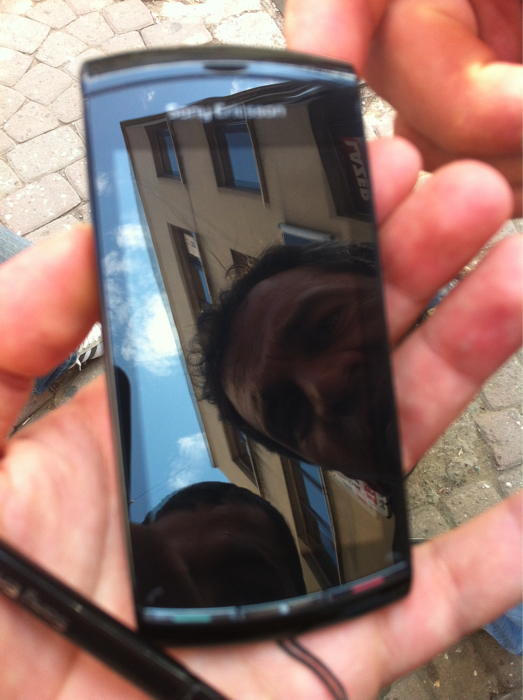  SATILIK **SONY ERICSSON VİVAZ U5i** YURTDIŞI-KAYITLI-TERTEMİZ