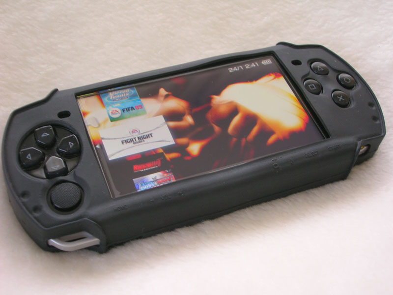  SIFIR SONY PSP 3004 SLİM FIRMWARE + 8GB HAFIZA + SİLİKON KILIF + 2 DVD OYUN