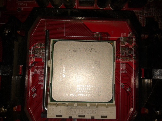  (ANK) AMD ATHLON x2 4200+ 2.2 GHZ İŞLEMCİ 35 TL