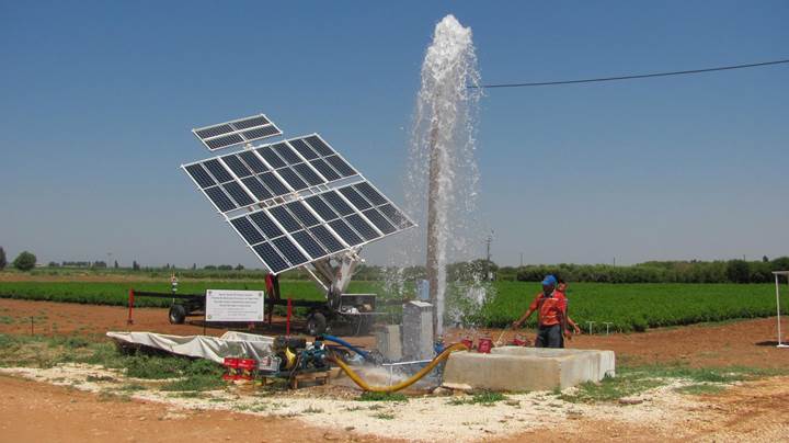 Güneş enerjisiyle çalışan sulama makineleri Şanlıurfa'da hayata geçiriliyor