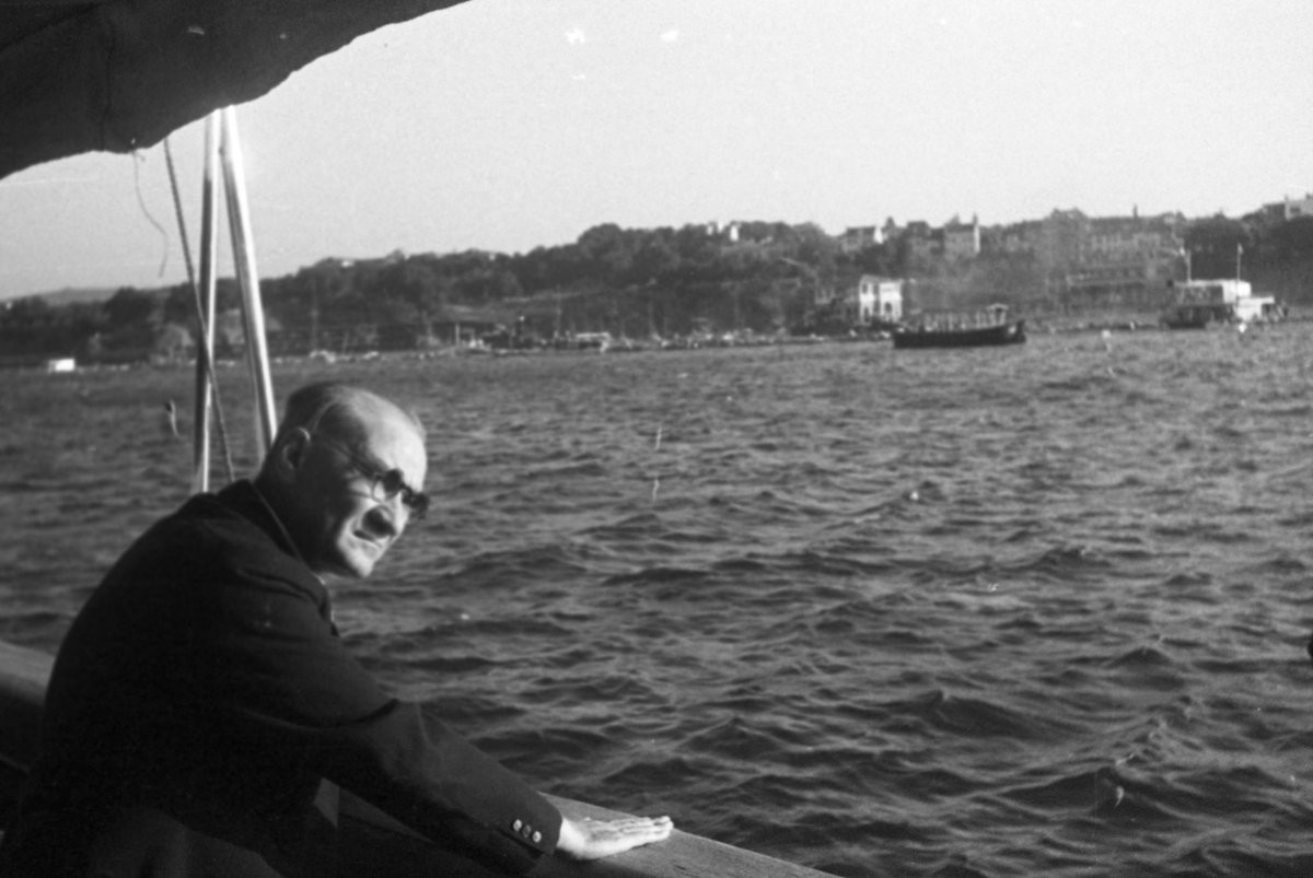 Ulu Önder Mustafa Kemal Atatürk'ü Sevgiyle Anıyoruz