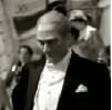 Atatürk önce vals sonra zeybek oynadı videolu