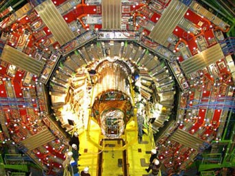  Flash Flash.. Einstein'in Teorisi'de Çürüdü