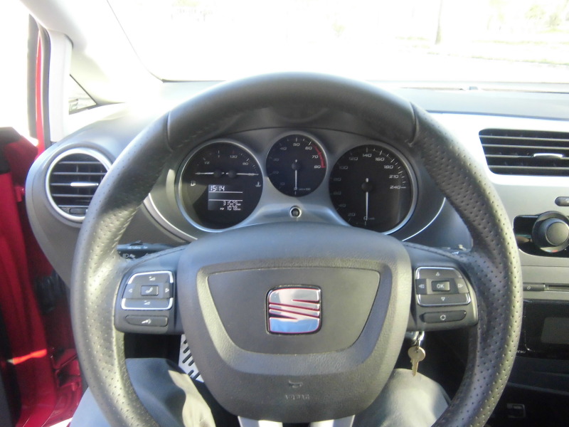  İlk Sahibinden 2010 SEAT LEON 1,6 STYLANCE 32.000 Km'de KIRMIZI