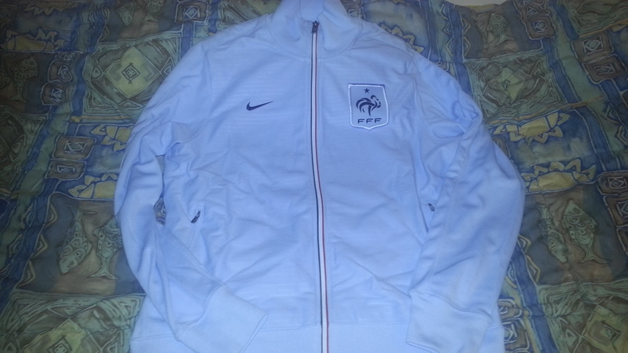  İndirimli Fiyatlar Calvin Klein-Abercrombie-DKNY-Nike Fc Barcelona-Nike French Football-Converse