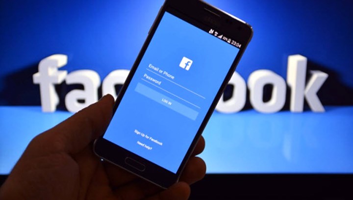 Facebook uygulamasında büyük hata: Otomatik arkadaşlık isteği gönderiyor
