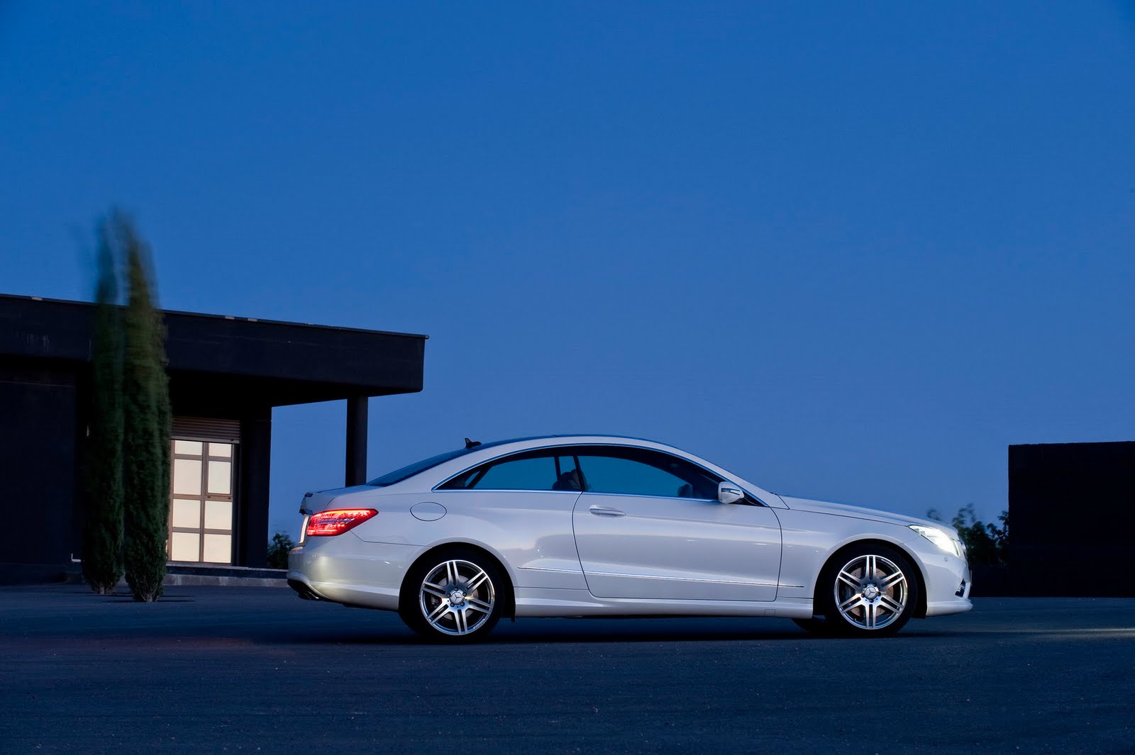  Mercedes E Coupe - Audi A5 - Bmw 3 Coupe... Tasarım bakımından hangi araba??