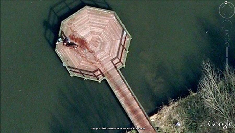  GOOGLE EARTH, İSKELEDEKİ KAN İZLERİ???? (SS)