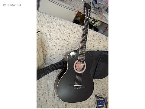  Barcelona 3900 Gitar + kılıf + metronomlu akort cihazı + pena + cd