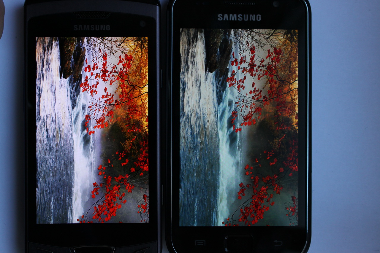 Samsung Super Clear LCD TFT ve Super AMOLED KArşılaştırması ( N8, Galaxy S, Wave 1 Wave 2'ye Karşı )