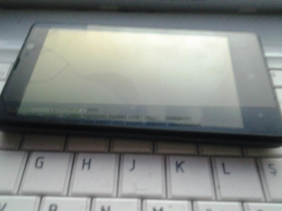  Nokia Lumia 820 iç camı kırıldı yardım