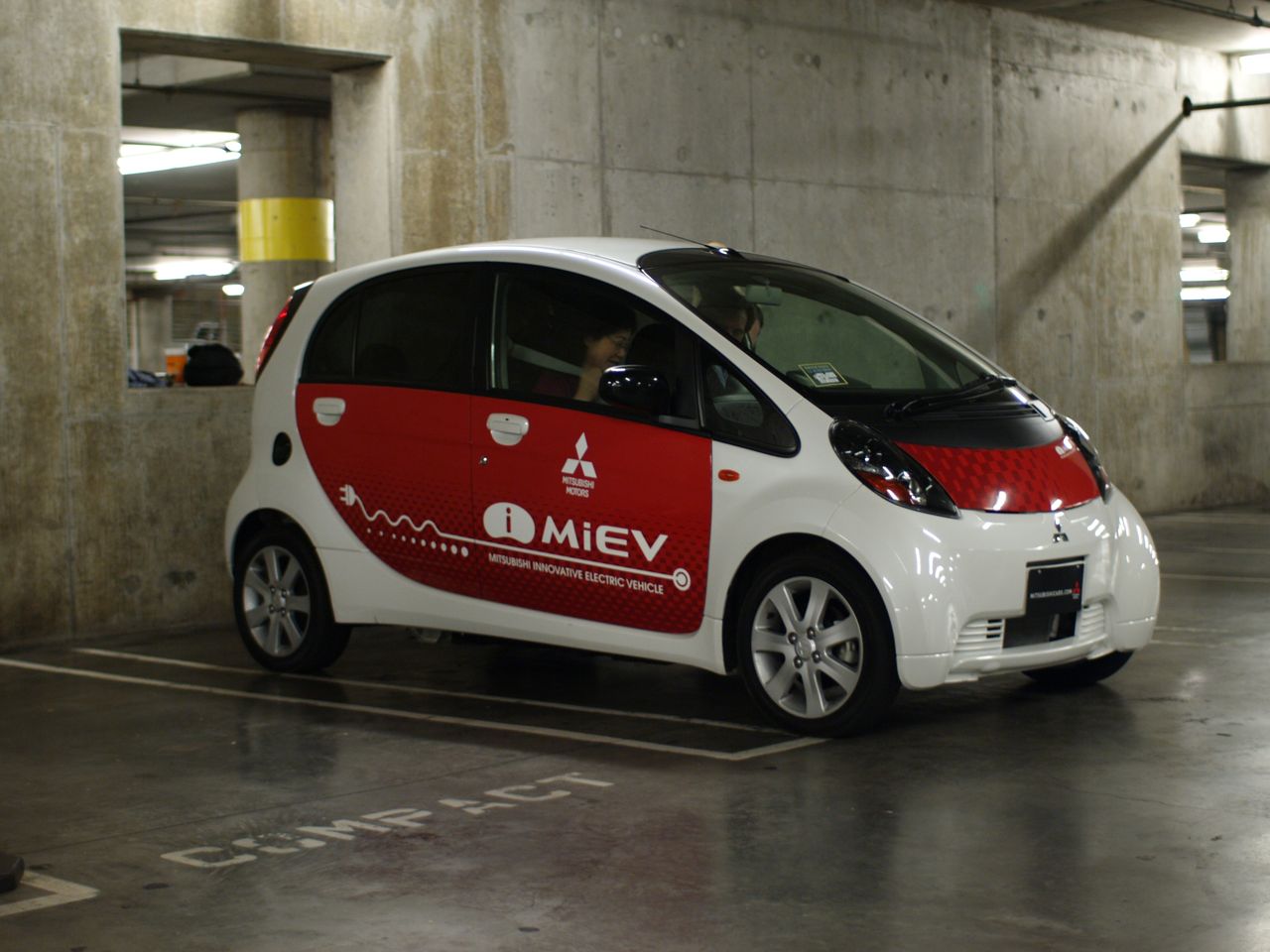 Mitsubishi i miev не заряжается