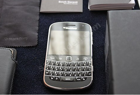  Blackkberry 9900 Garantili tertemiz çiziksiz