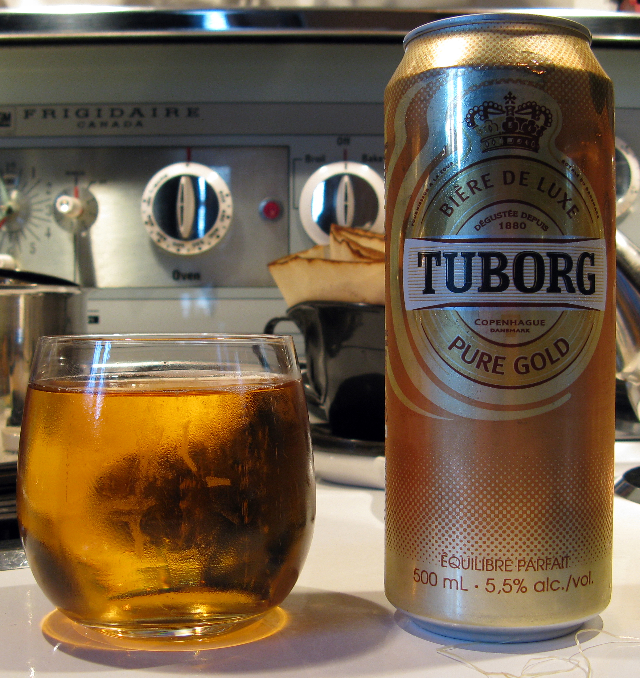 Турбо пиво. Tuborg Gold 50 CL. Пиво Tuborg Gold. Туборг Голд 0,33. Пиво Tuborg 1990e.
