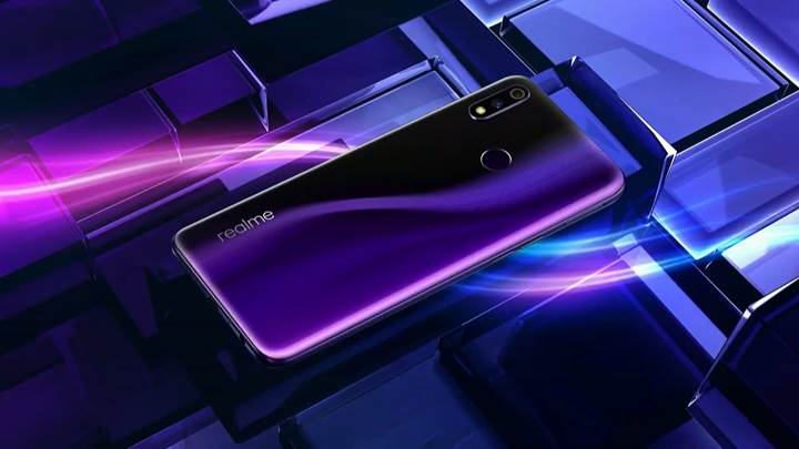 Realme 3 Pro tanıtıldı: İşte özellikleri ve fiyatı