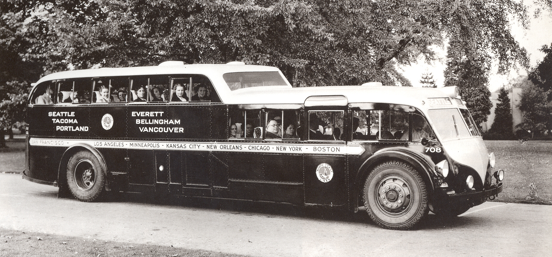 Автобус первую половину. Kenworth Aluminum Bus '1935. Volvo Bus 1930s. Редкие автобусы. Автобус в ретро стиле.