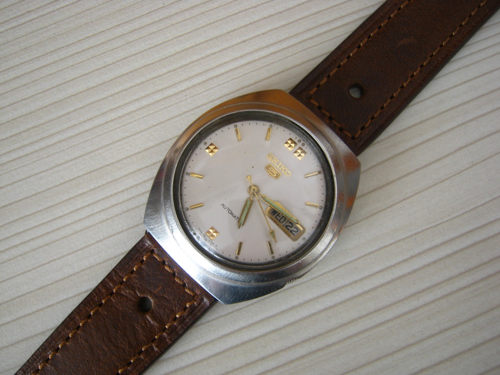  Çelik kordonu deri ile değiştirdim (Seiko 5 7009)