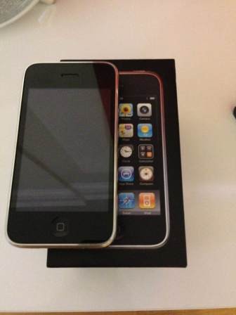  Satılık IPHONE 3GS 32GB Siyah 385 TL