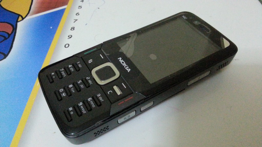  ^^ Nokia N82 | S60 3.1 - 2.4' QVGA LCD | 5MP - Xenon Flash - AF | WLAN - GPS ^^