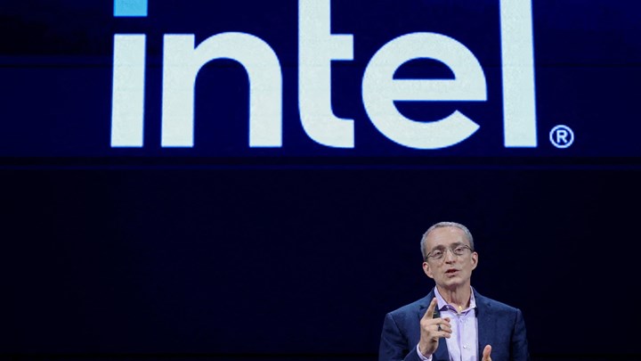 Intel’de sarsıntı: CEO görevden alındı, hisseler çakıldı