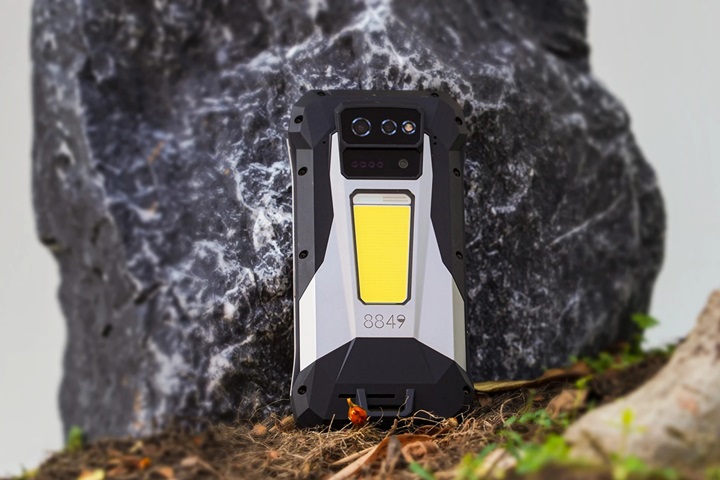 Kendinden projektörlü dayanıklı telefon Tank X tanıtıldı: İşte özellikleri