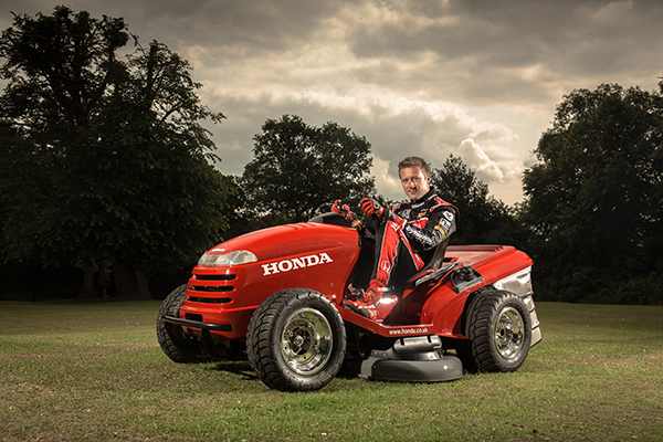 Honda ve Team Dynamics tarafından hazırlanan çim biçme makinesi sınırları zorluyor