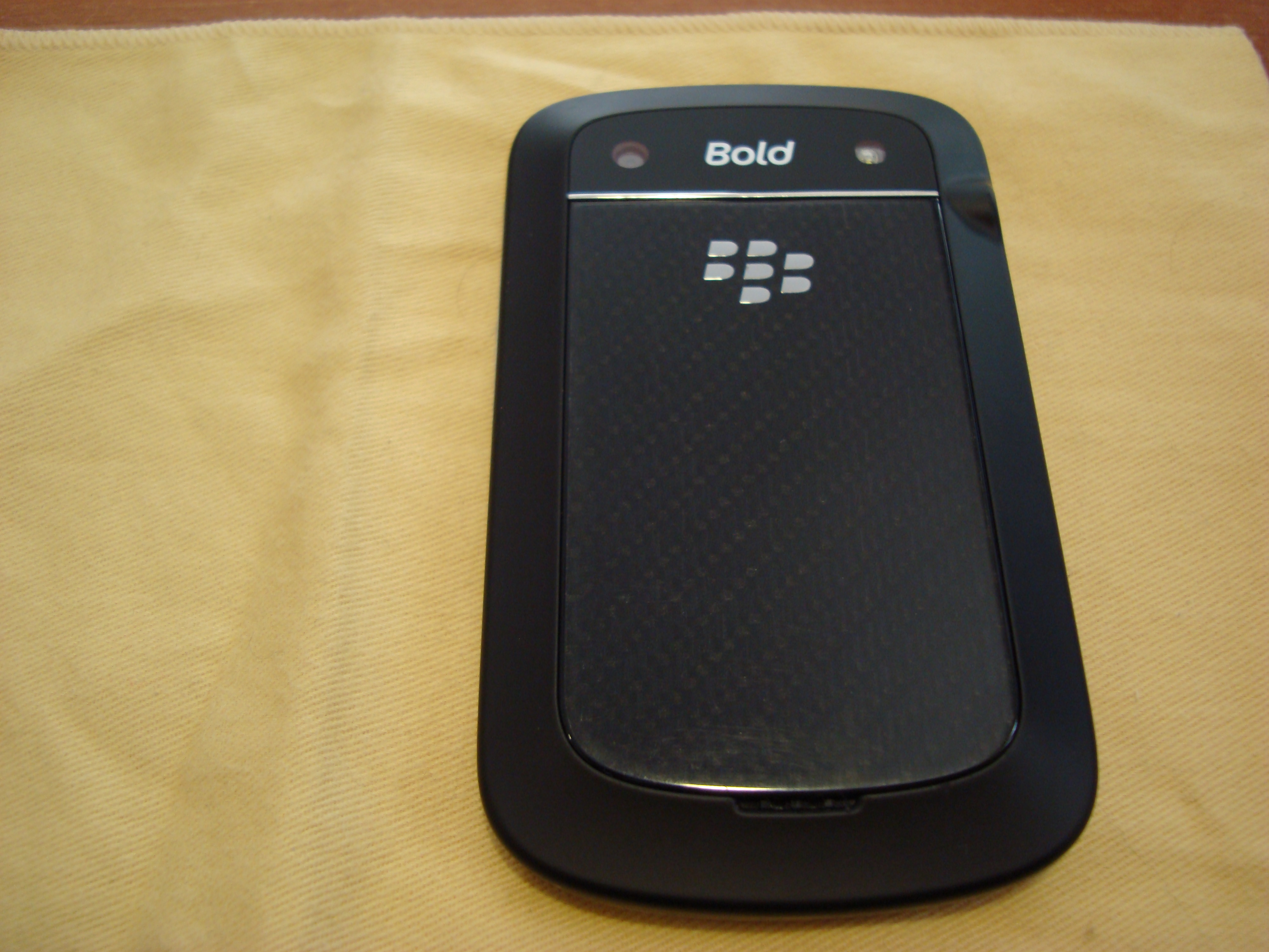  BlackBerry 9900 BOLD Turkcell Çıkışlı Temiz Ürün 525TL